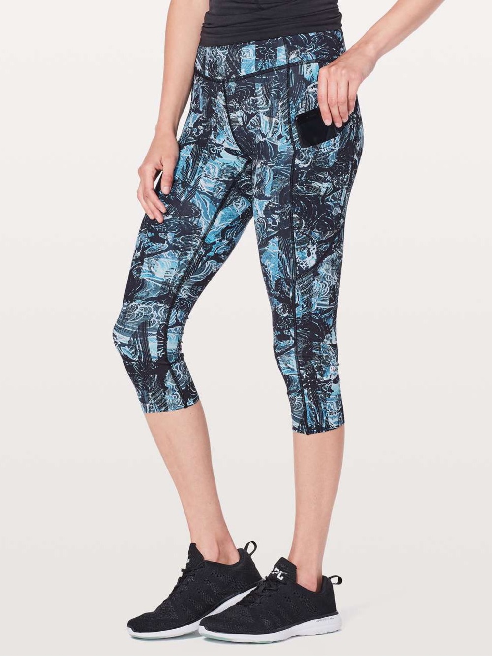 Lululemon Fast & Free Crop II *Nulux 19"
Eternal Wave Starlight Black